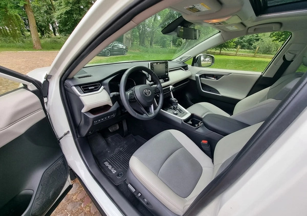 Toyota RAV4 cena 174000 przebieg: 24232, rok produkcji 2020 z Wieleń małe 407